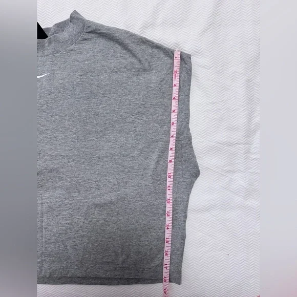 Nike Sport Gray Oversize Top in Size Small - Picture 9 of 9